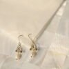 bird pearl dangle earring